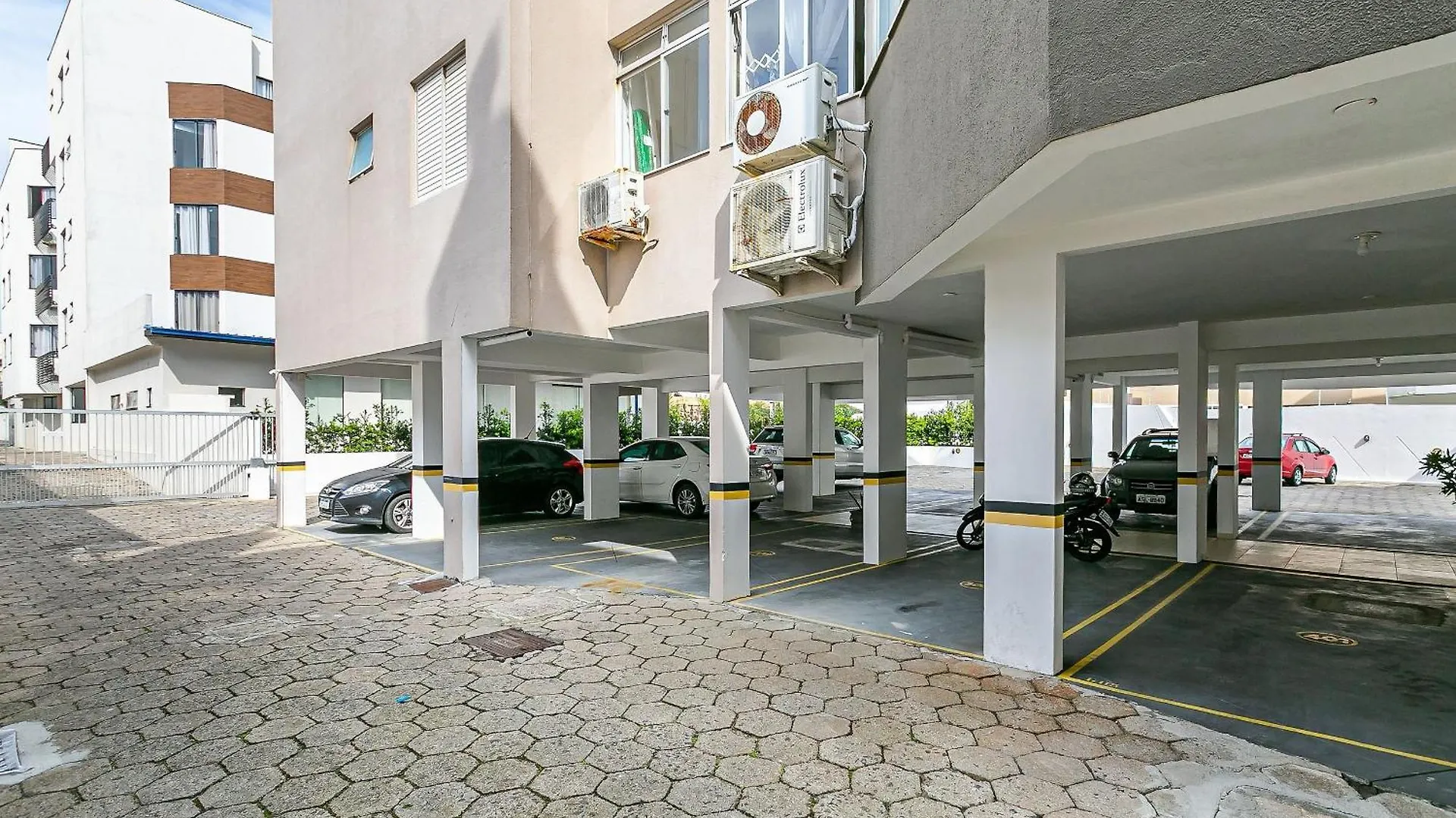 Apartment Apto Em Condominio Pe Na Areia, C/ Piscina Mhr308 Florianopolis
